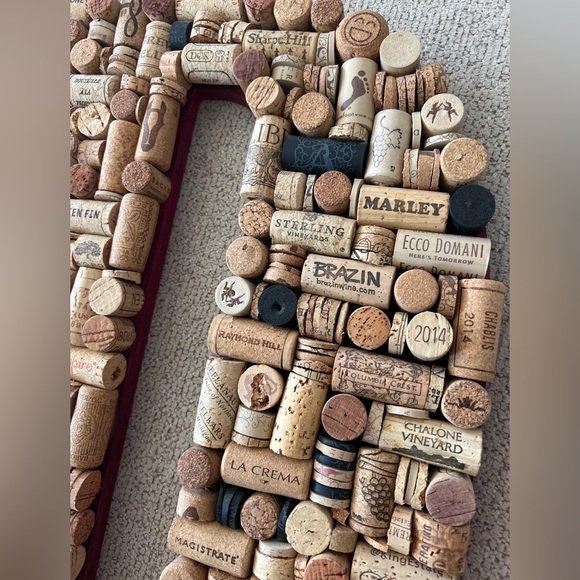 Homemade wine cork letter “D” - Picture 4 of 10